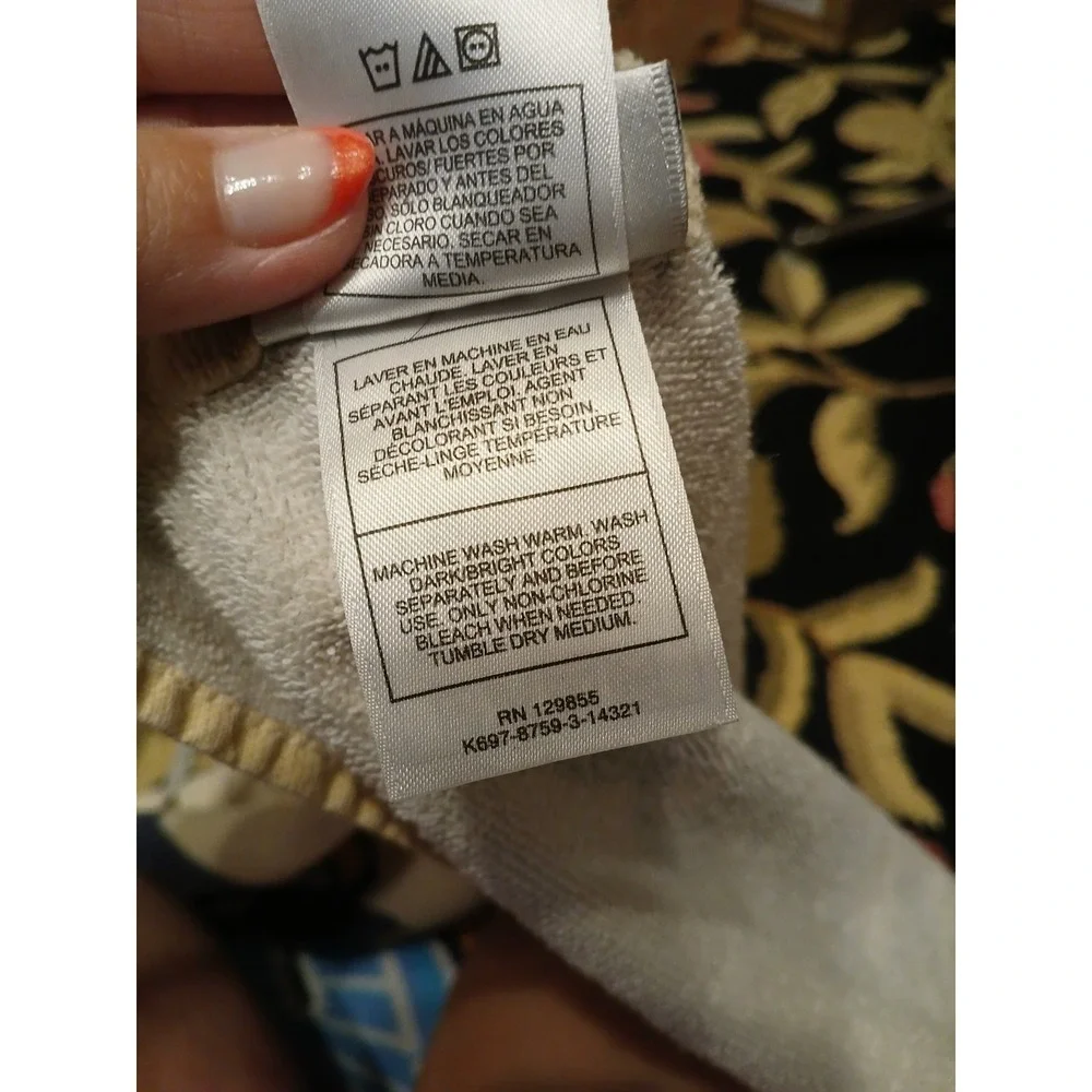 Disney‎ Parks Disneyland Resort Towel The Vacation Kingdom of the World 60x30